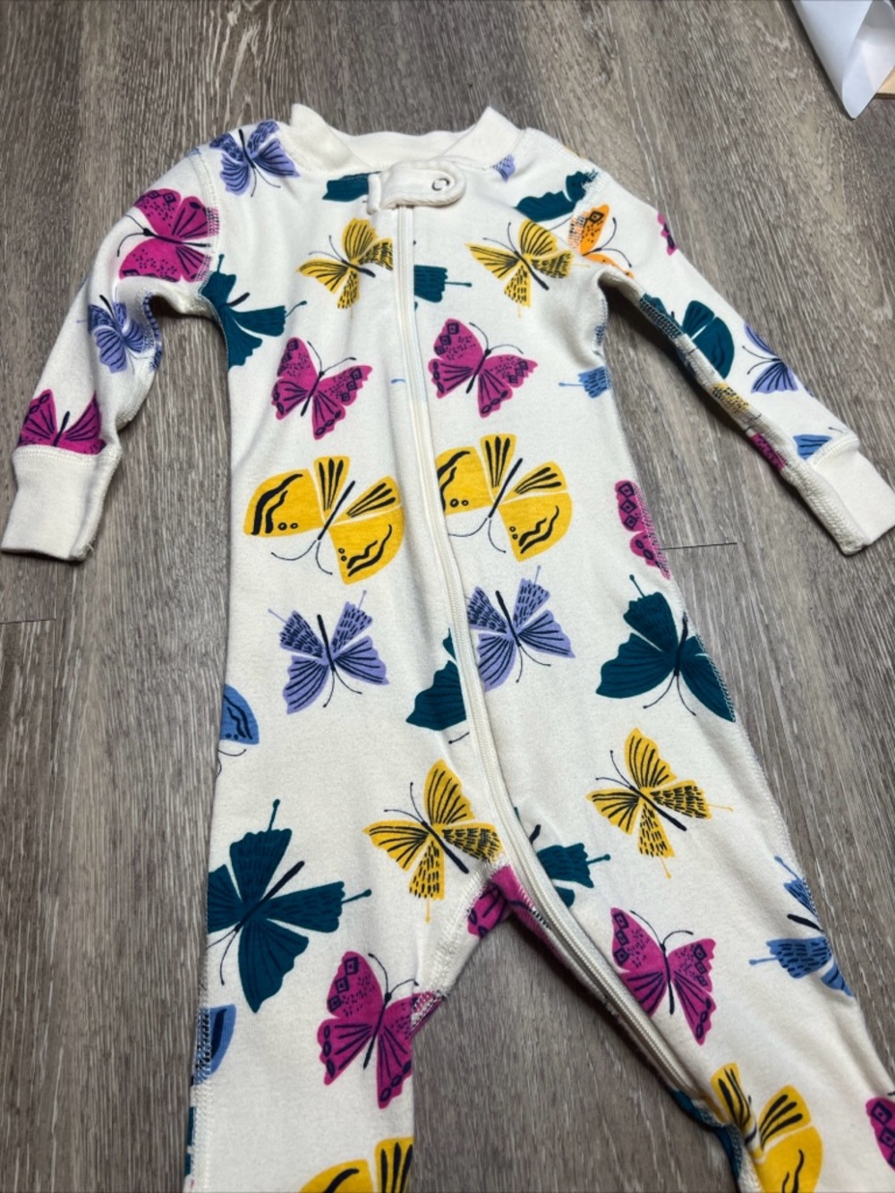 HANNA ANDERSSON BUTTERFLIES ONE PIECE ZIPPER PAJAMAS SIZE 6-12 MONTHS EUC
